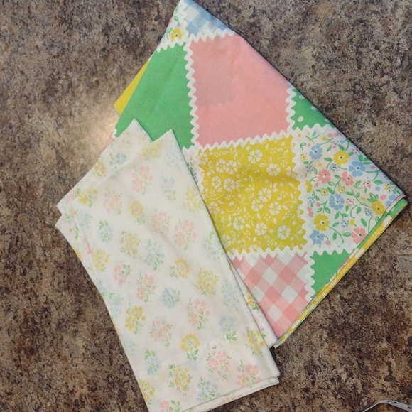 Other - Lot of 4 pillowcases. Two sets of two. Floral.